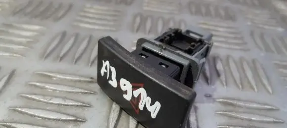 Toyota Avensis T270 Hazard light switch 15B2791