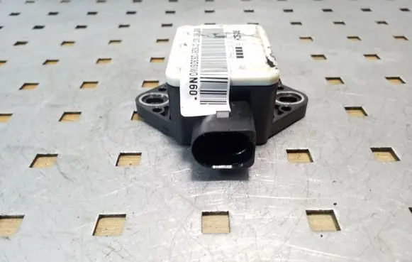 Audi A4 S4 B7 8E 8H ESP acceleration yaw rate sensor 8E0907637C