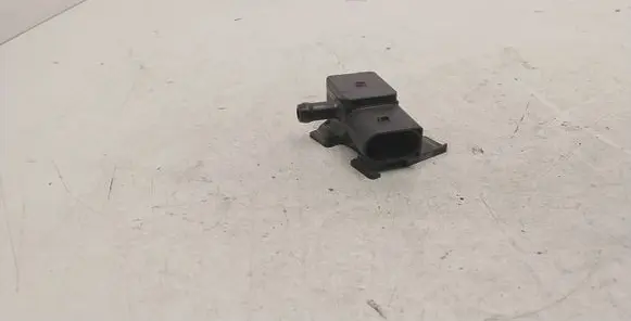 BMW 3 E90 E91 Exhaust gas pressure sensor 7805152 1180 8K21