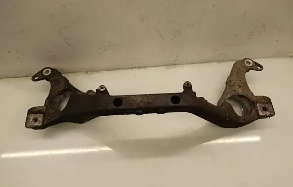 Volkswagen Touareg I Front subframe 7L6199207