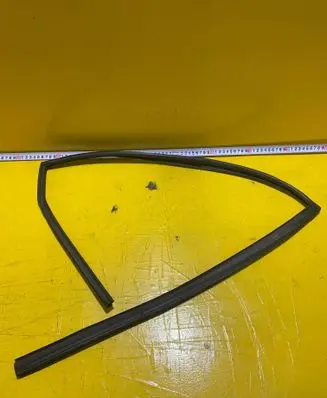 KIA Soul Rubber seal rear door window/glass 