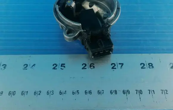 Audi A6 S6 C5 4B Camshaft position sensor 058905161B
