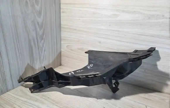 Audi A1 Headlight/headlamp mounting bracket 8X0805608