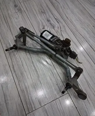 Renault Clio IV Front wiper linkage and motor 288004542r