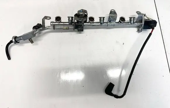 Jaguar X-Type Fuel main line pipe 1x4e9f792ac 1x4e-9f792-ac