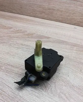 Volvo V70 Air flap motor/actuator 74932D 220301
