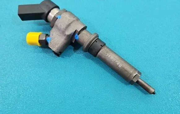 Fuel injector