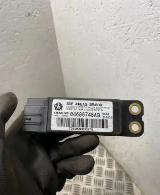 Chrysler Grand Voyager IV Airbag deployment crash/impact sensor 04686748AG 5WY71910 TDS0593C0970