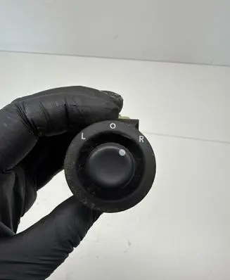 Wing mirror switch