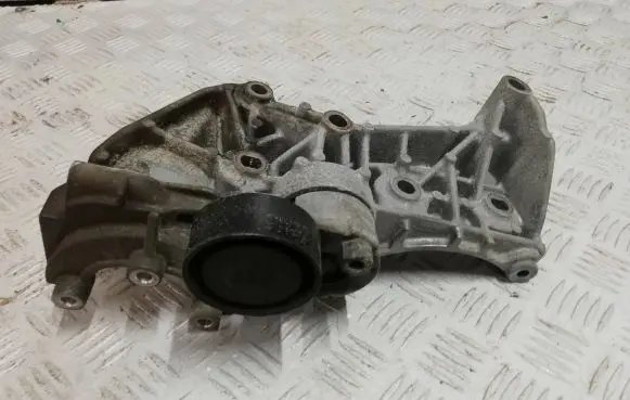 Dacia Duster Engine mounting bracket 8200473400