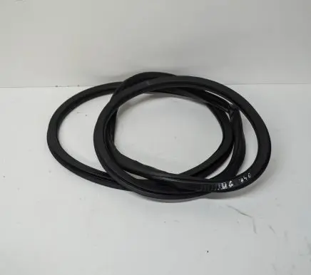 Seat Exeo (3R) Rubber seal rear door 8E5833721E