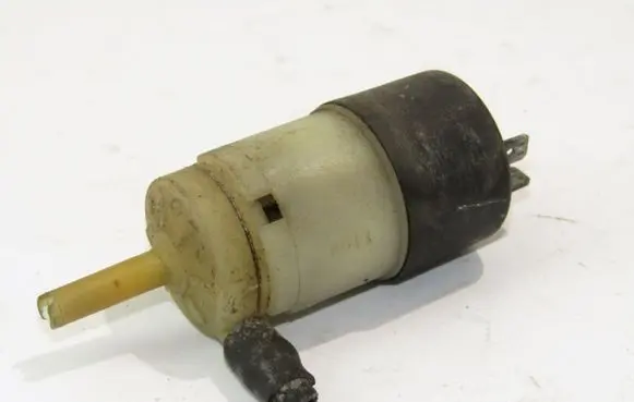 Opel Omega B2 Windscreen/windshield washer pump