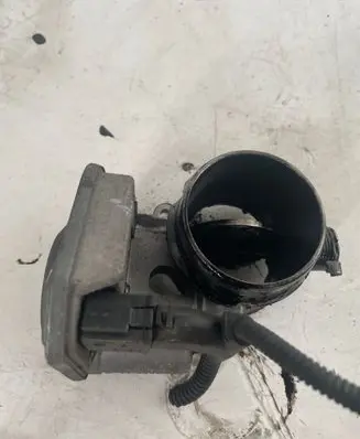 BMW 1 E81 E87 Throttle valve