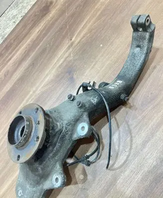 BMW X5 E70 Front wheel hub 6773783