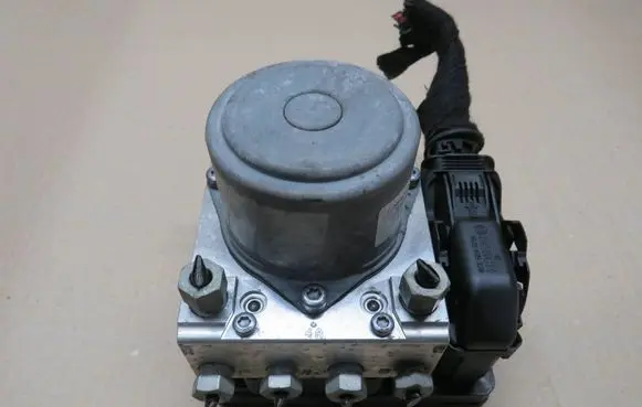 Opel Insignia A ABS Pump 23321781 8511207 18750738