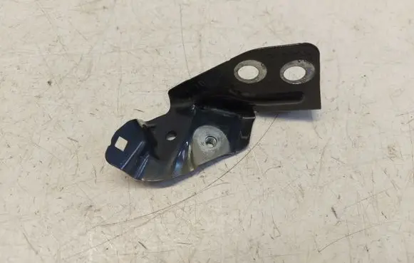 Audi A1 Fender mounting bracket 82A821142