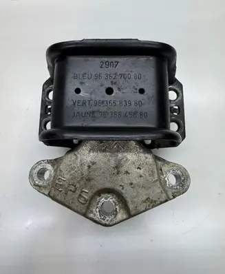Peugeot 308 Engine mount bracket 9636270080 9636845880 9636583980