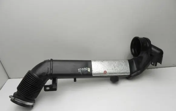 BMW 2 F46 Air intake hose/pipe 8511377 VD9190