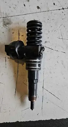 Audi A4 S4 B7 8E 8H Fuel injector 038130073BP