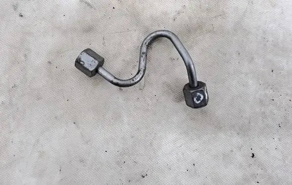 Mercedes-Benz C W205 Fuel injector supply line/pipe 