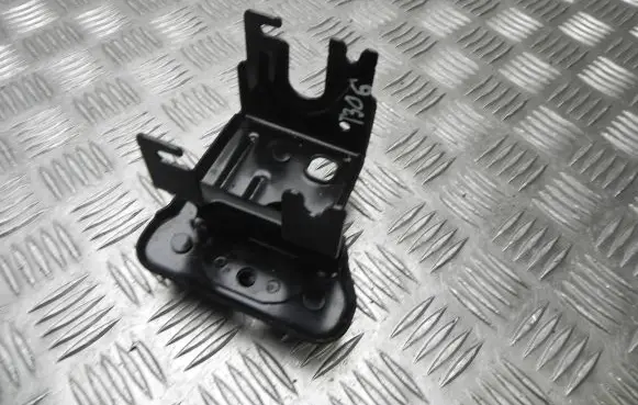 Jaguar I-Pace EGR valve cooler bracket J9D32C325AC VD18371