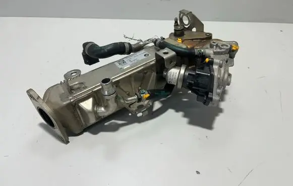 BMW 5 G30 G31 G38 EGR valve cooler 8580452 7102262