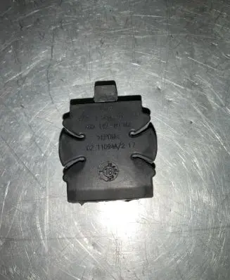 BMW X5 E70 Radiator mount bracket 7553480