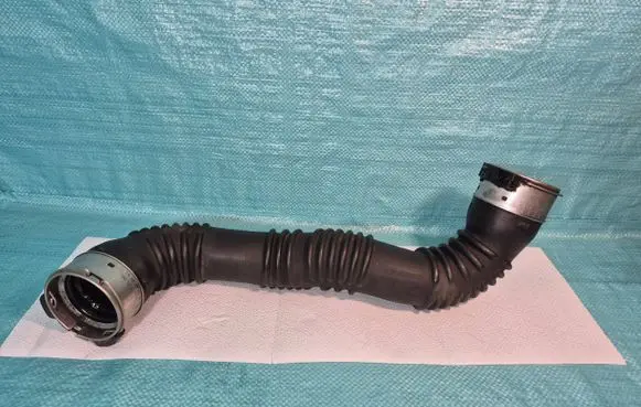 Mercedes-Benz B W246 W242 Intercooler hose/pipe A2465200101