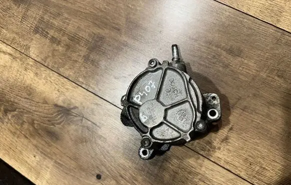 Peugeot 407 Vacuum pump