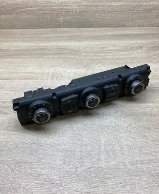 BMW 5 E60 E61 Climate control unit 6988504