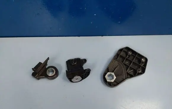 Mercedes-Benz E W213 Headlight/headlamp mounting bracket A21382004004