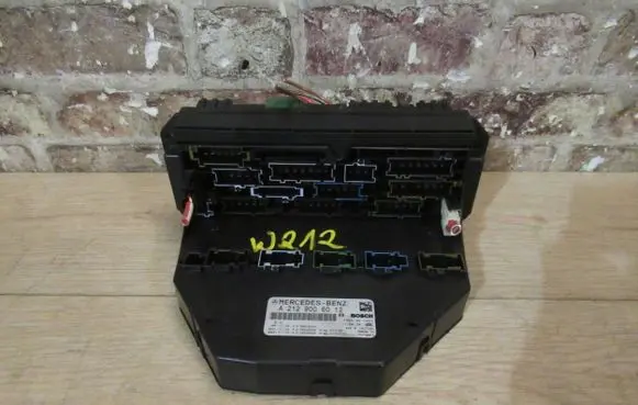 Mercedes-Benz E W212 Fuse box set A2129006012