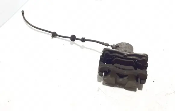 BMW 5 G30 G31 Front brake caliper 6872800