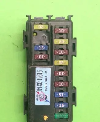 Hyundai i40 Fuse module 919513X140