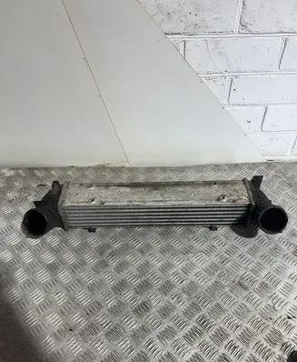 BMW 3 E90 E91 Intercooler radiator 7524916 3093796