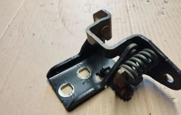Chrysler Voyager Front door upper hinge