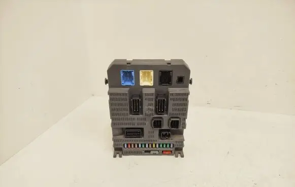 Citroen C4 I Fuse module 9663798480 BSI2004P0800