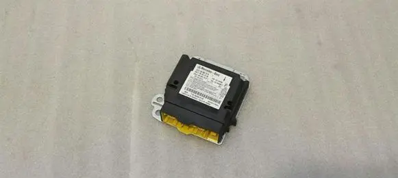 Mercedes-Benz GLS X166 Airbag control unit/module A1669001916