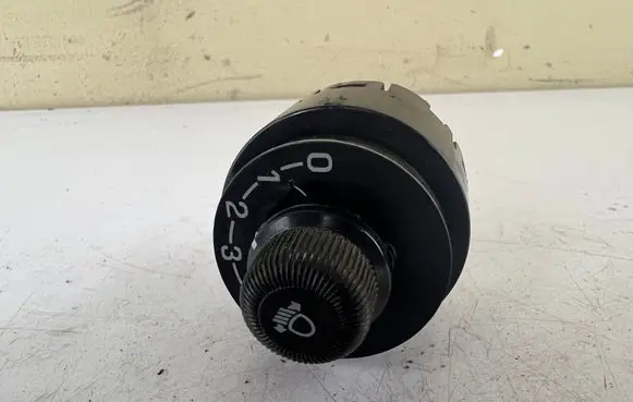 Mitsubishi Pajero Headlight level height control switch