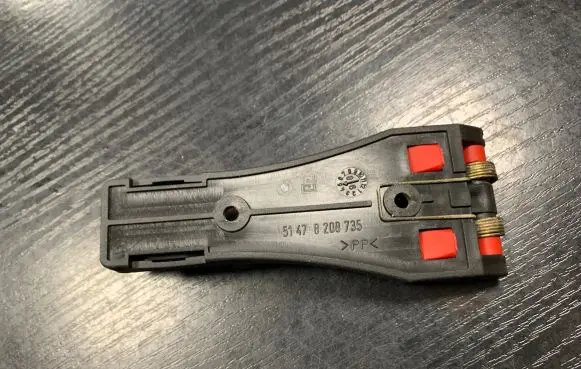 BMW 5 E39 Other trunk/boot trim element 8208735