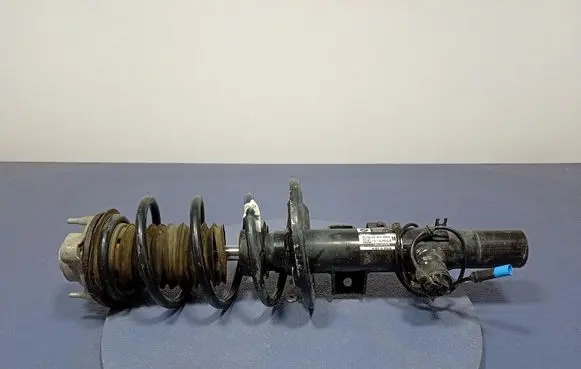 BMW X3 E83 Front shock absorber/damper 6898156