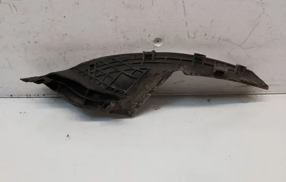 Windshield trim