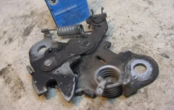Citroen Berlingo Engine bonnet/hood lock/catch