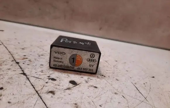 Volkswagen PASSAT B3 Idle relay 443907393 412202008001