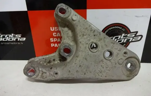 Volkswagen Polo Engine mount bracket 600199185D