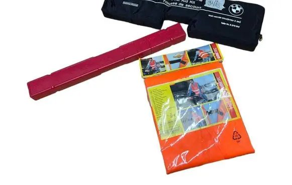 BMW 3 F30 F35 F31 First aid kit 8270015 6770487 E1327R034006