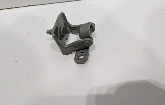 Tailgate/trunk/boot hinge