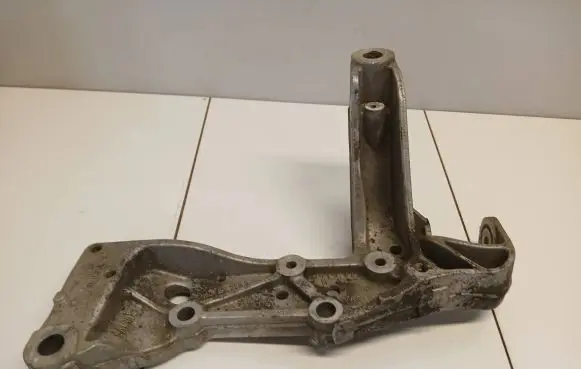Volkswagen Golf Plus Front lower control arm/wishbone 1K0199295F
