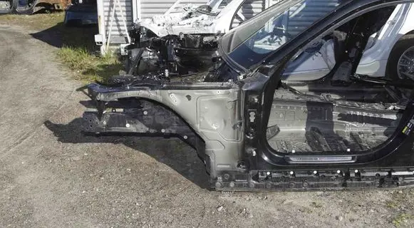 BMW i4 Front quarter panel 