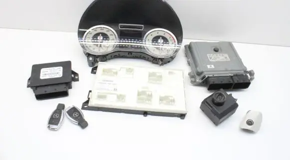 Mercedes-Benz A W176 Engine ECU kit and lock set A2709000900